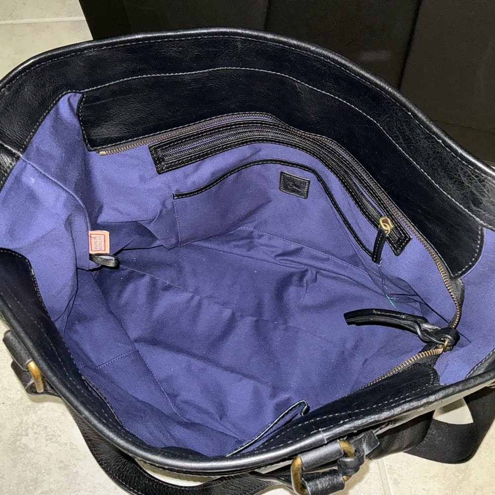 Dooney & Bourke Black Leather Tote Bag - Picture 4 of 4